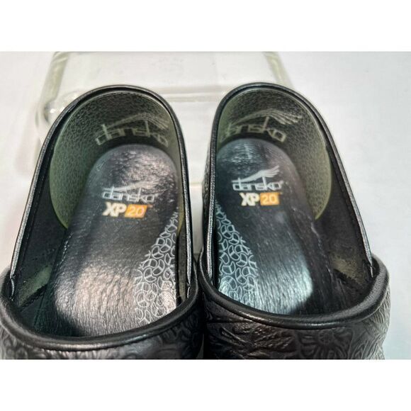 Dasnko XP 2.0 Black Floral Tooled Clogs Shoes Size 42 EU 11.5 12 US - Picture 8 of 12